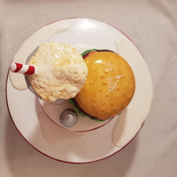 Dept 56: Dinah's Drive In- Snow Village Series;  1993 Retired 1996 - Picture 5 of 10